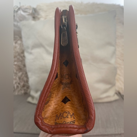 ⭐️COA⭐️MCM Vintage Visetos Leather-Trimmed Pouch/Clutch⭐️ 💯AuThEnTiC - Picture 4 of 14